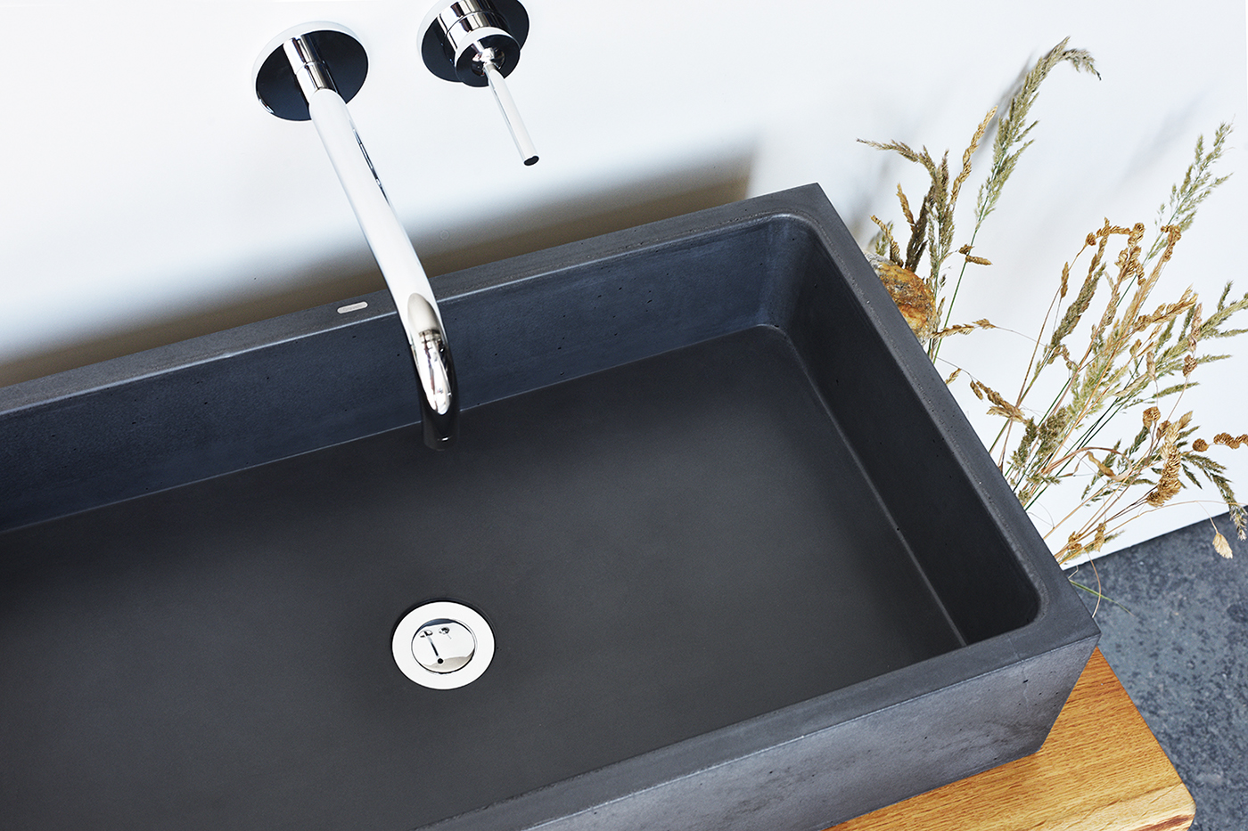 Wash basin，concrete，wood，