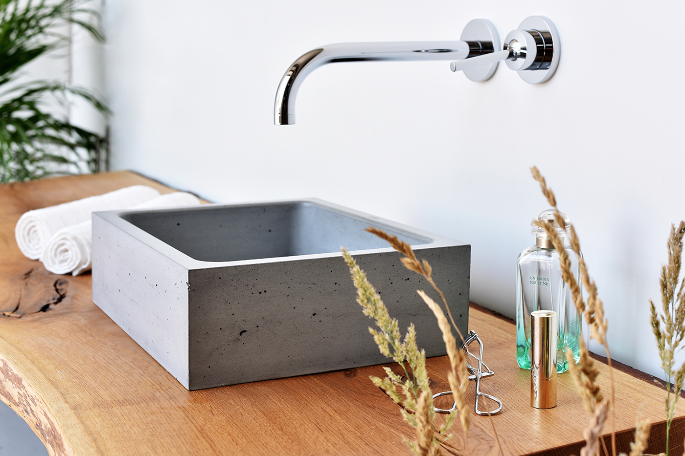 Wash basin，concrete，wood，