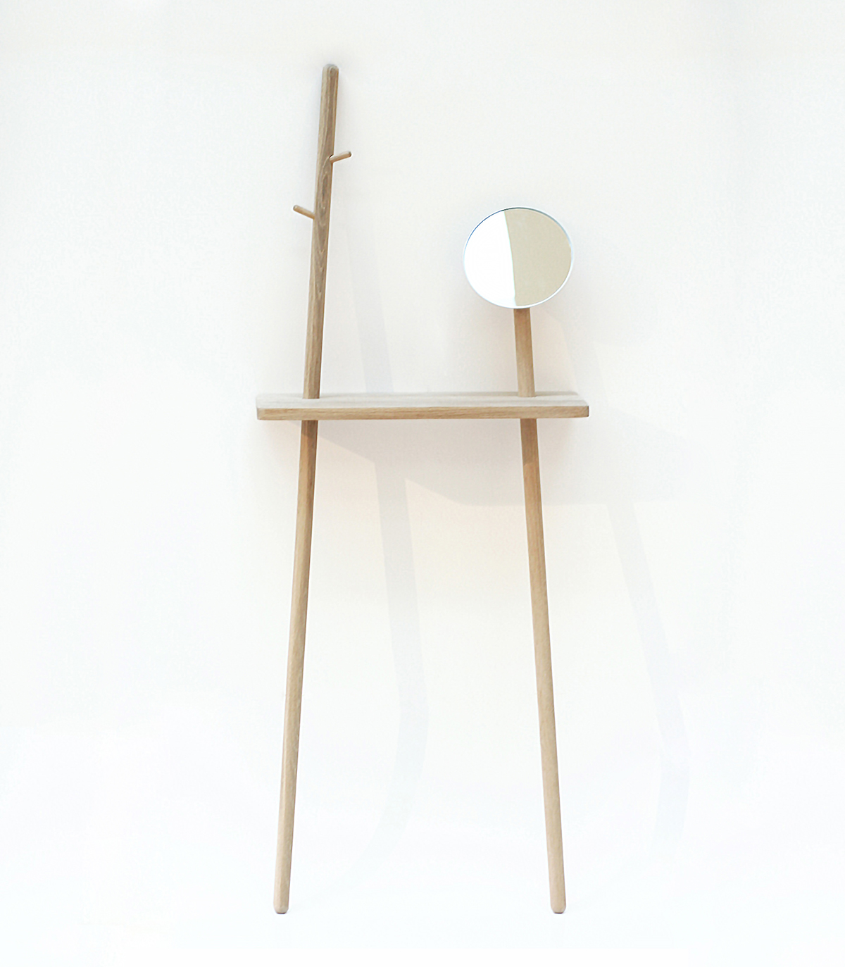 Dressing table，mirror，Lean on，Fight，