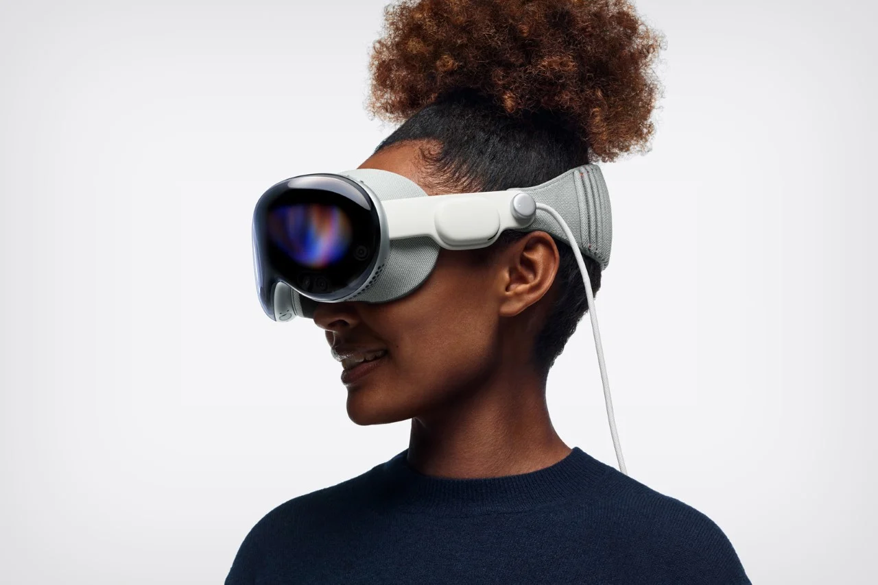 APPLE VISION PRO，VR glasses，