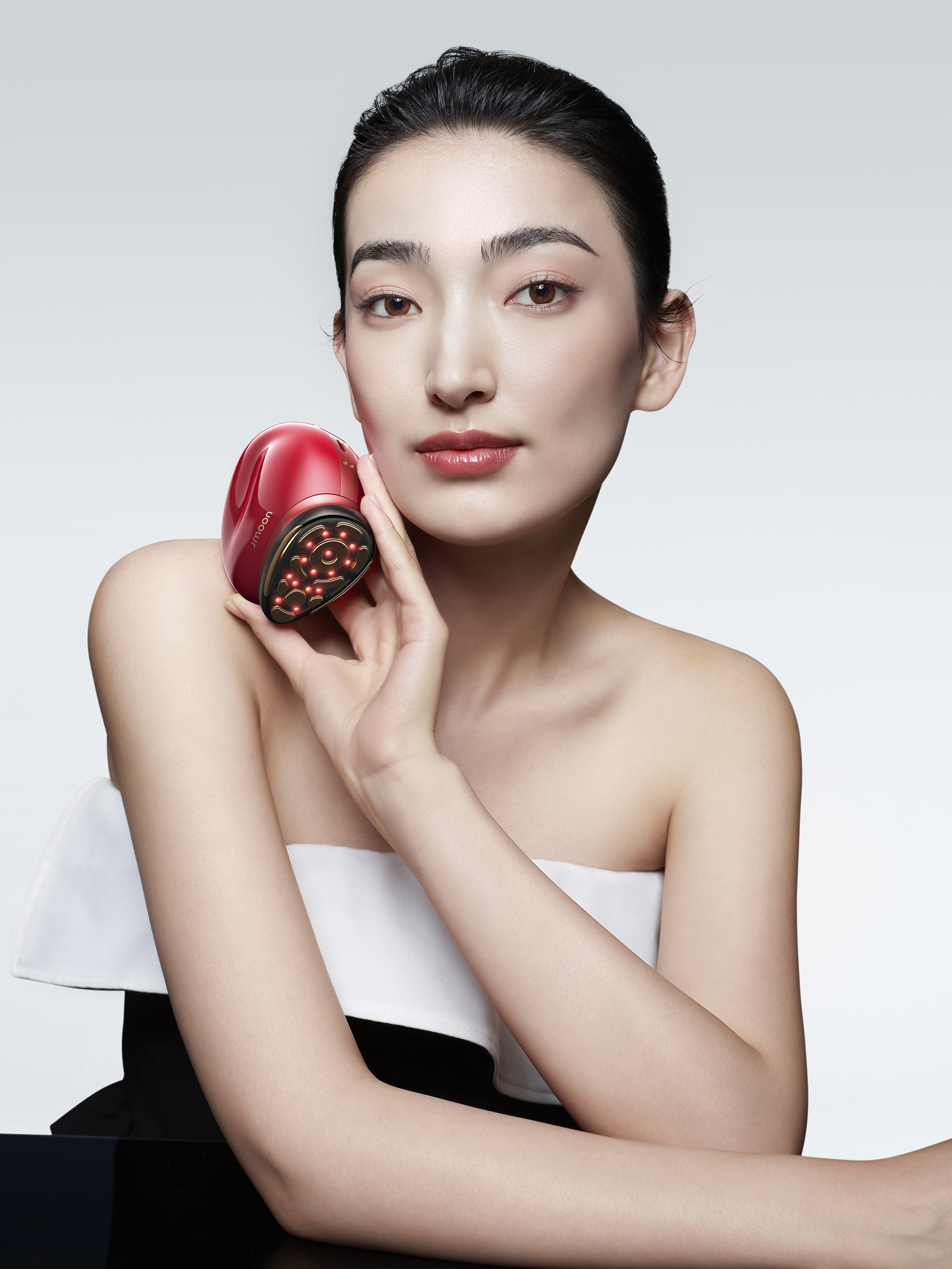 cosmetic instrument，female sex，curved surface，product design，industrial design，Product photography，cosmetology，nursing，