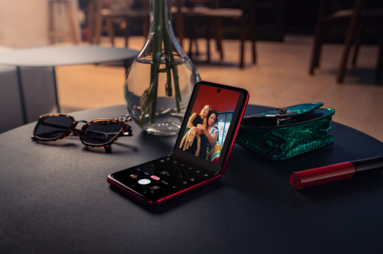 mobile phone，intelligence，Motorola Razr，MOTOROLA RAZR，