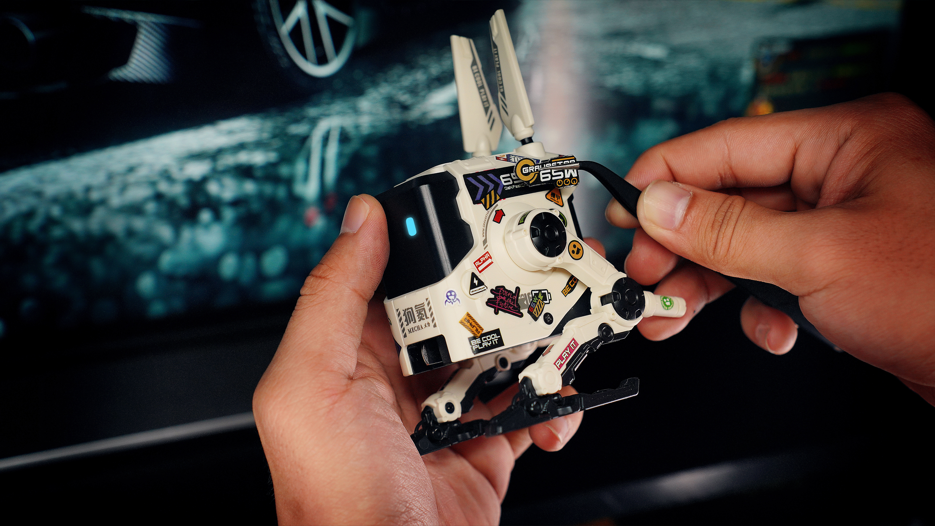 Adapter，Mecha，industrial design，Tide play，Gravity planet，Table setting，War damage，Transformers，