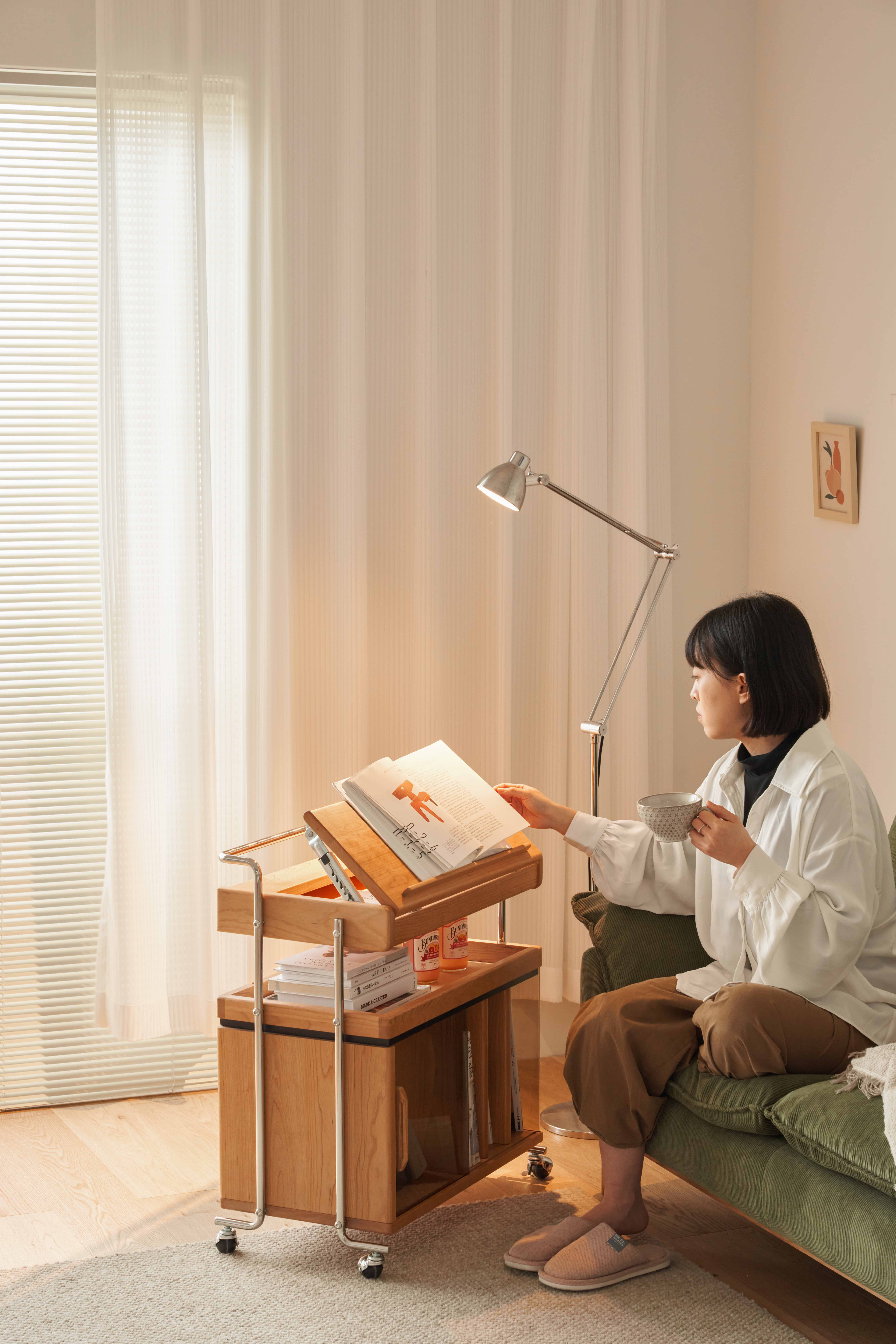 furniture design ，Solid wood furniture，industrial design，Original design，Mobile Side Cabinet，