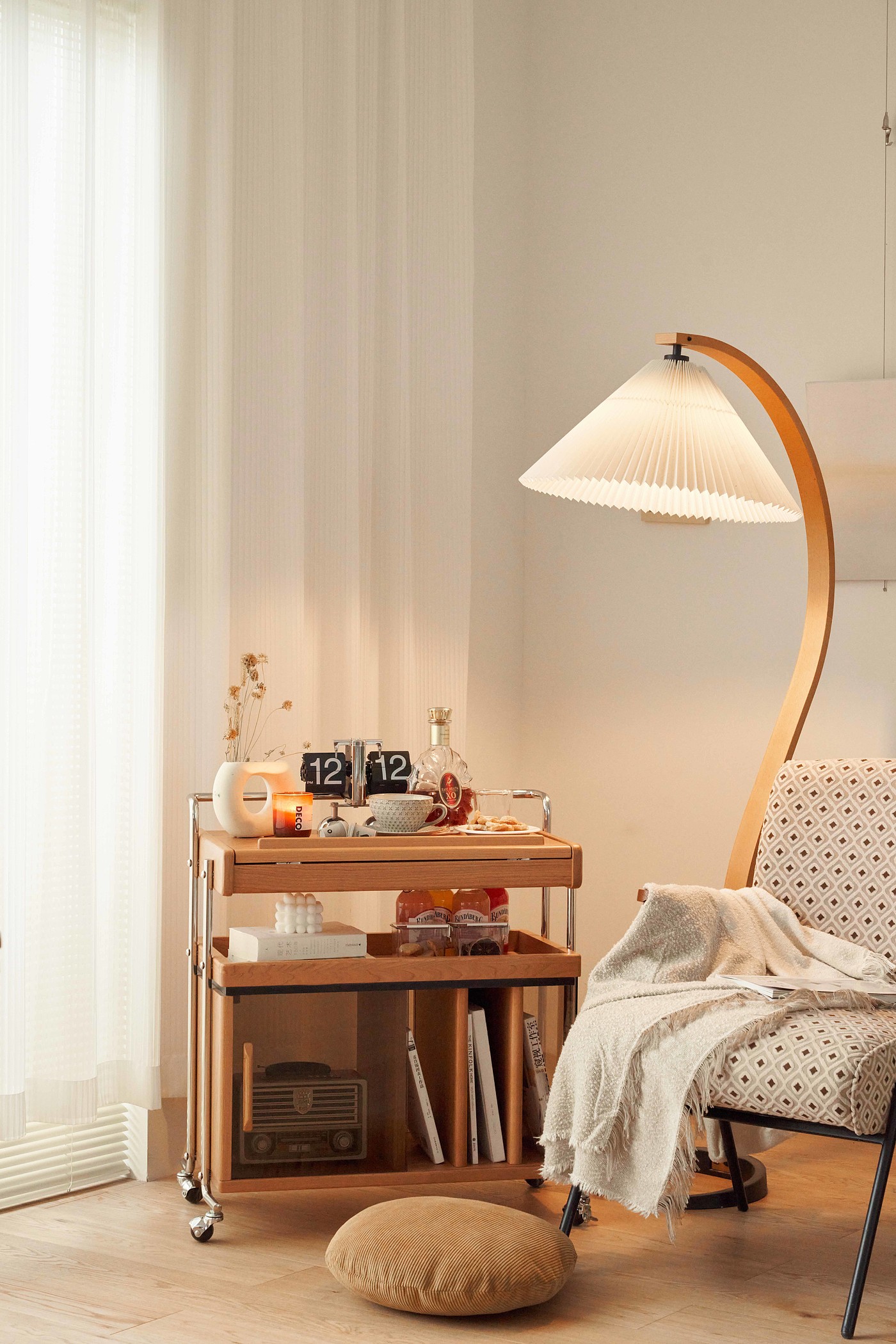 furniture design ，Solid wood furniture，industrial design，Original design，Mobile Side Cabinet，