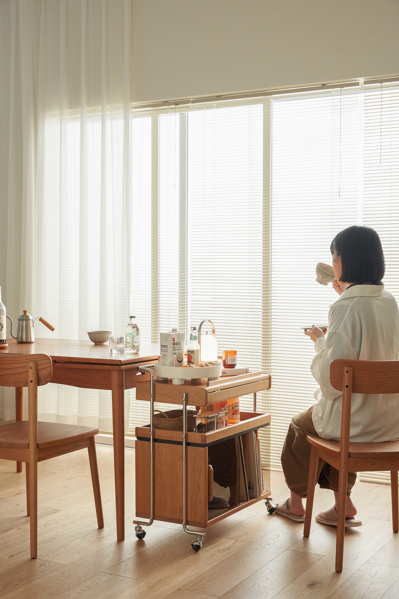 furniture design ，Solid wood furniture，industrial design，Original design，Mobile Side Cabinet，