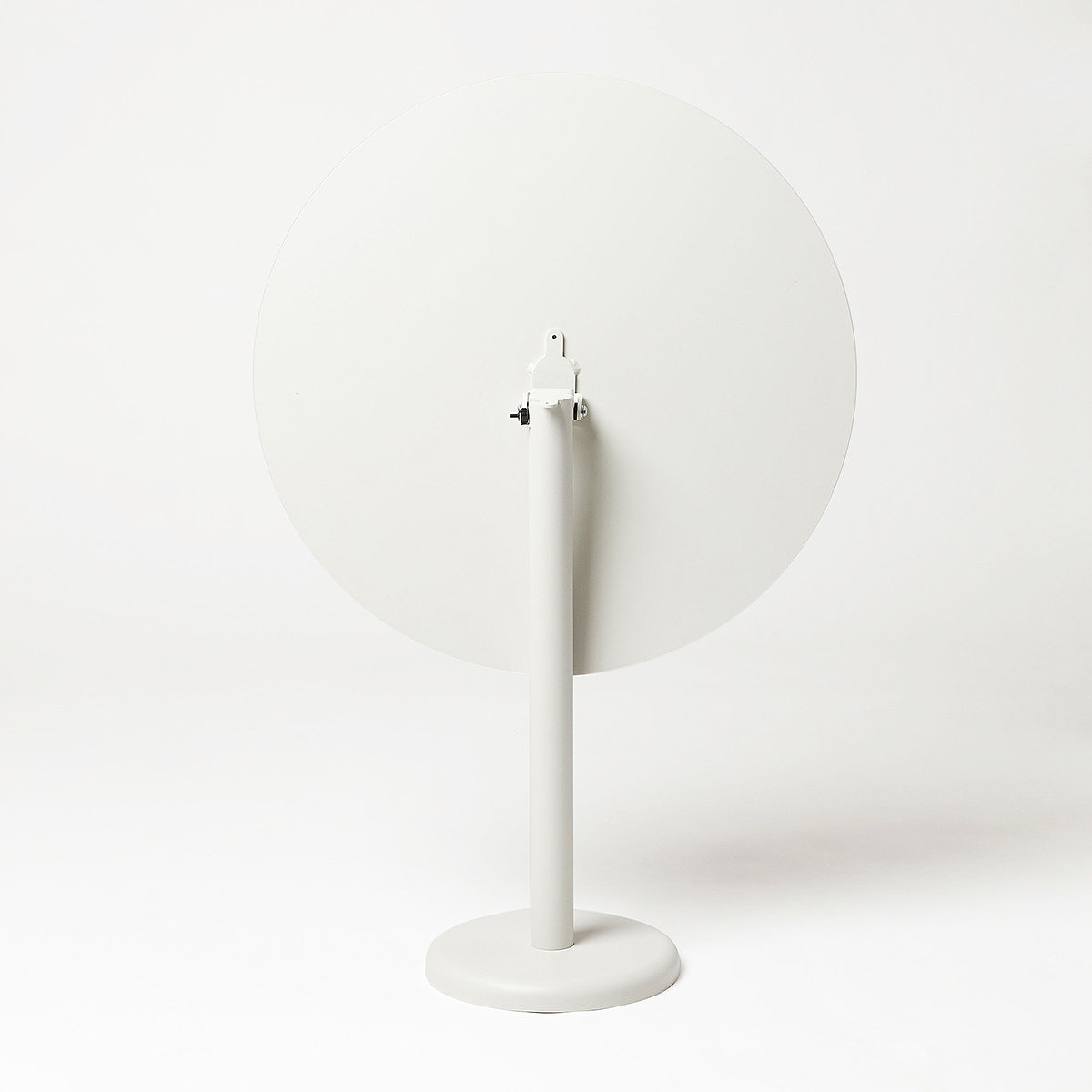 On Meridio，stool，Table，furniture，