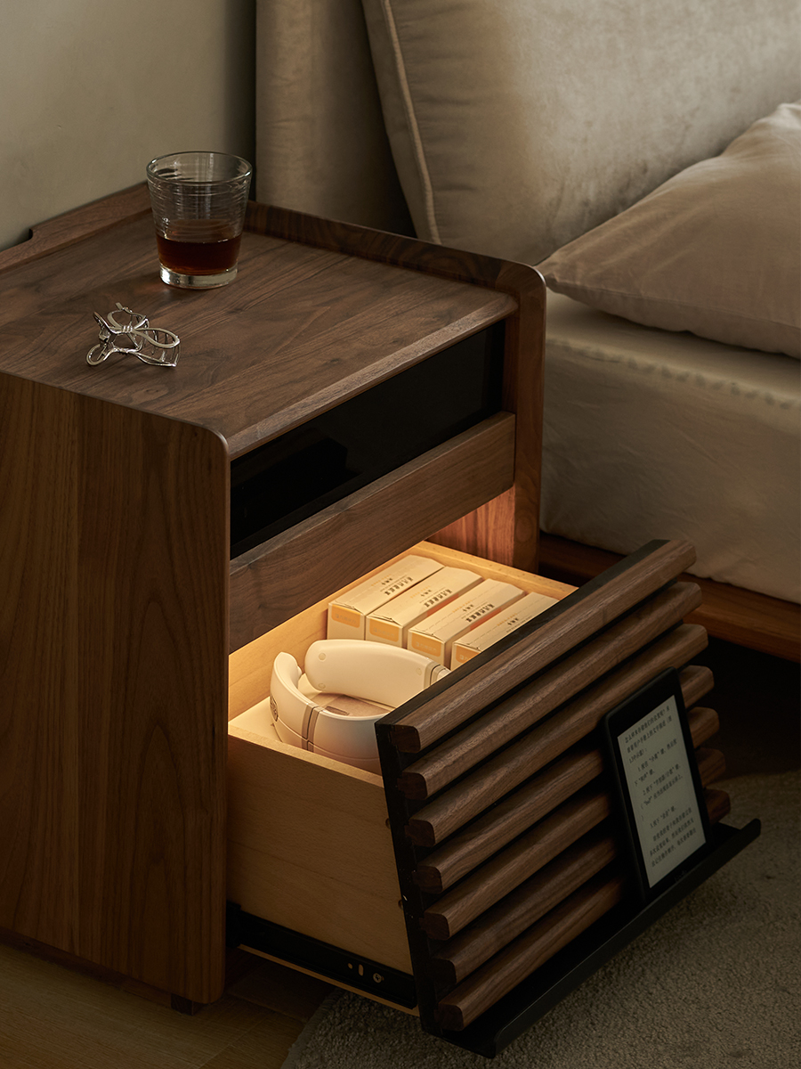 Solid wood furniture，furniture design ，product design，bedside cupboard，