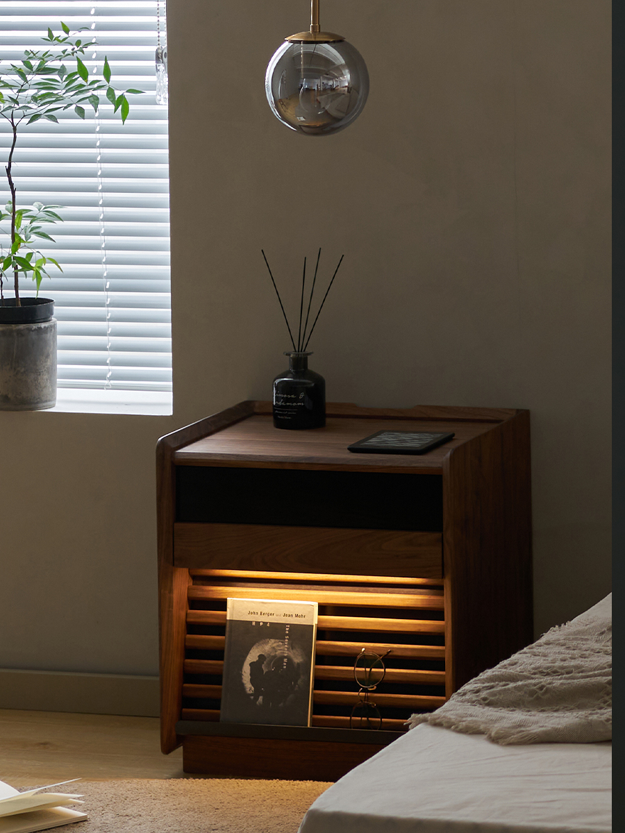 Solid wood furniture，furniture design ，product design，bedside cupboard，