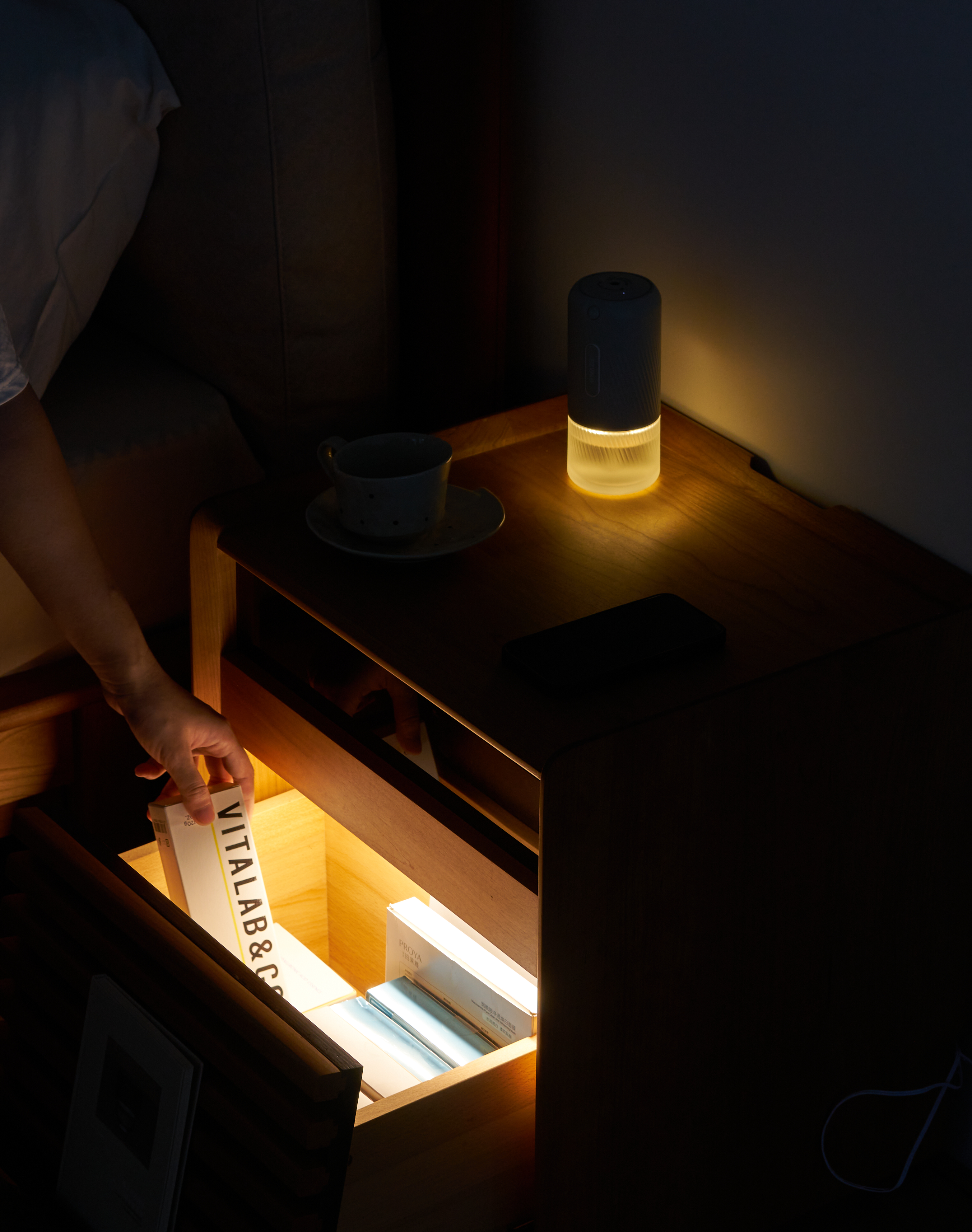 Solid wood furniture，furniture design ，product design，bedside cupboard，