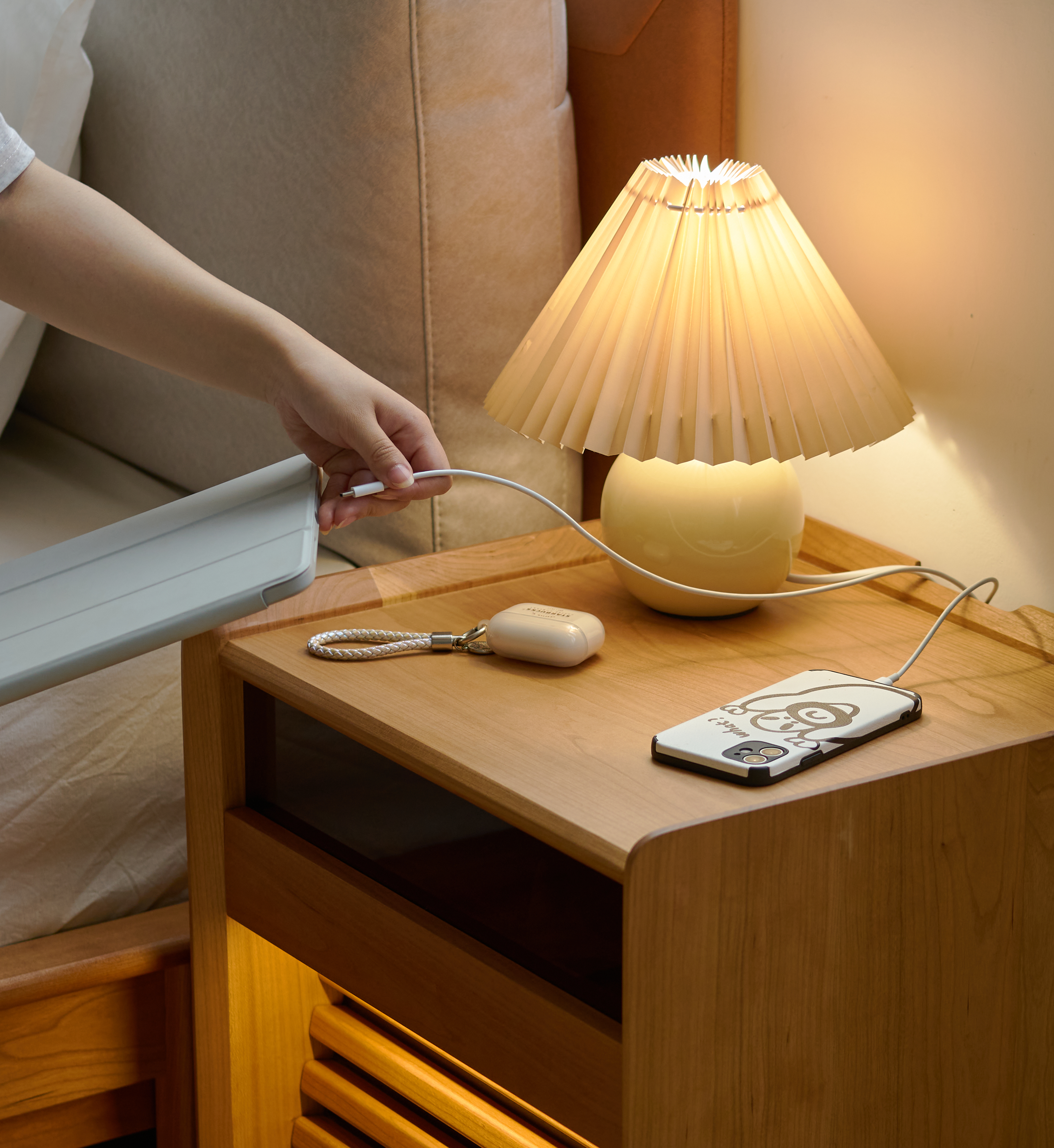 Solid wood furniture，furniture design ，product design，bedside cupboard，