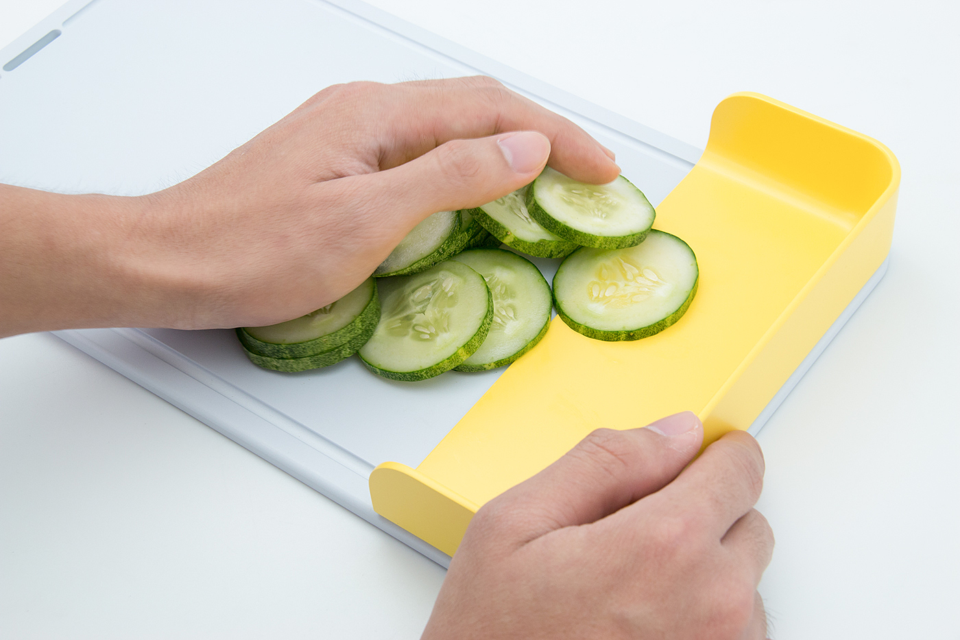 Test temperature，spoon，lid，Pot rack，yellow，Receive，Chopping board，Cut hand，kitchen knife，