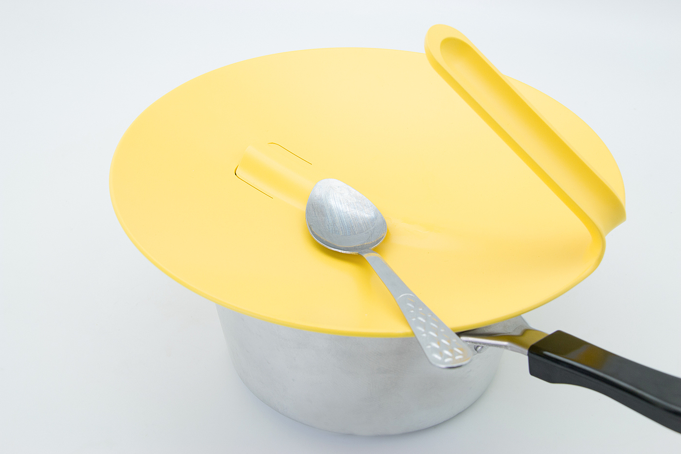 Test temperature，spoon，lid，Pot rack，yellow，Receive，Chopping board，Cut hand，kitchen knife，