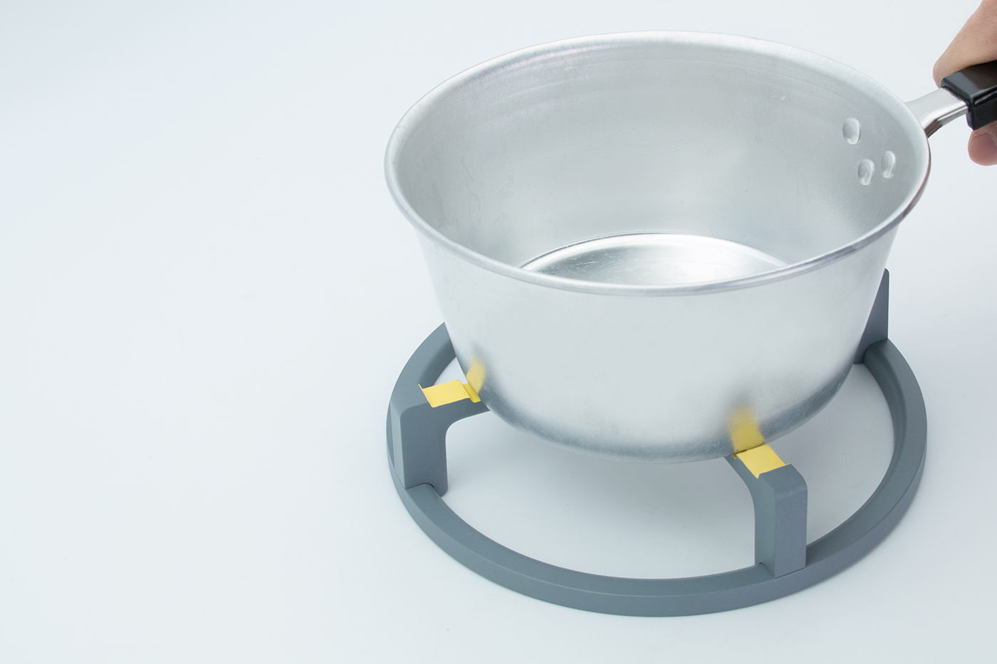 Test temperature，spoon，lid，Pot rack，yellow，Receive，Chopping board，Cut hand，kitchen knife，