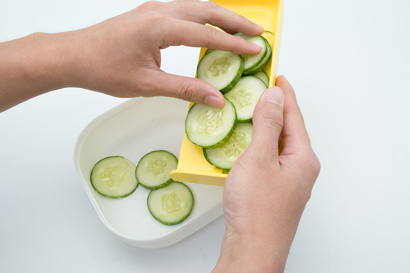 Test temperature，spoon，lid，Pot rack，yellow，Receive，Chopping board，Cut hand，kitchen knife，