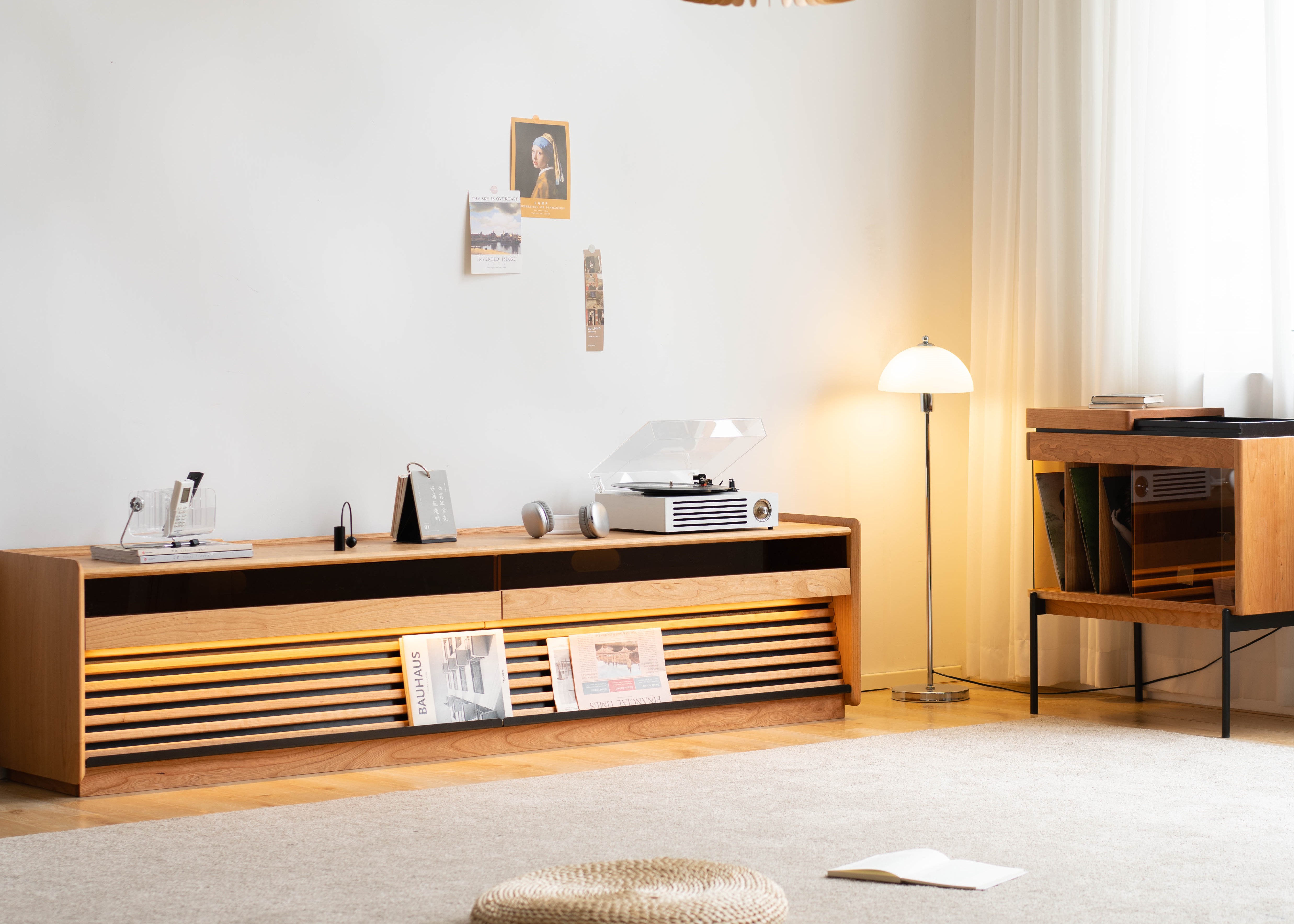 Solid wood furniture，furniture design ，product design，TV cabinet，No main lamp，Atmosphere lamp，