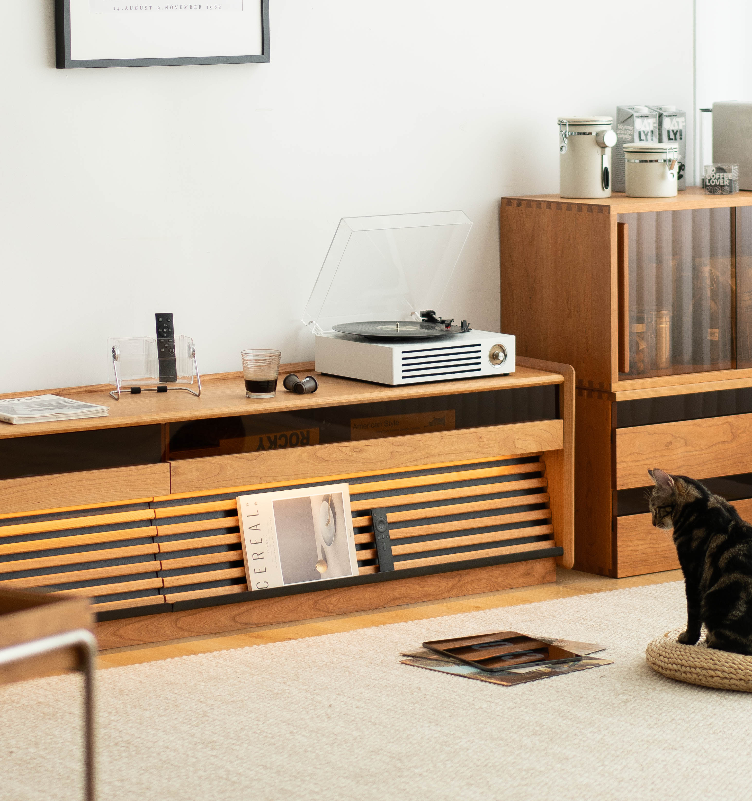 Solid wood furniture，furniture design ，product design，TV cabinet，No main lamp，Atmosphere lamp，