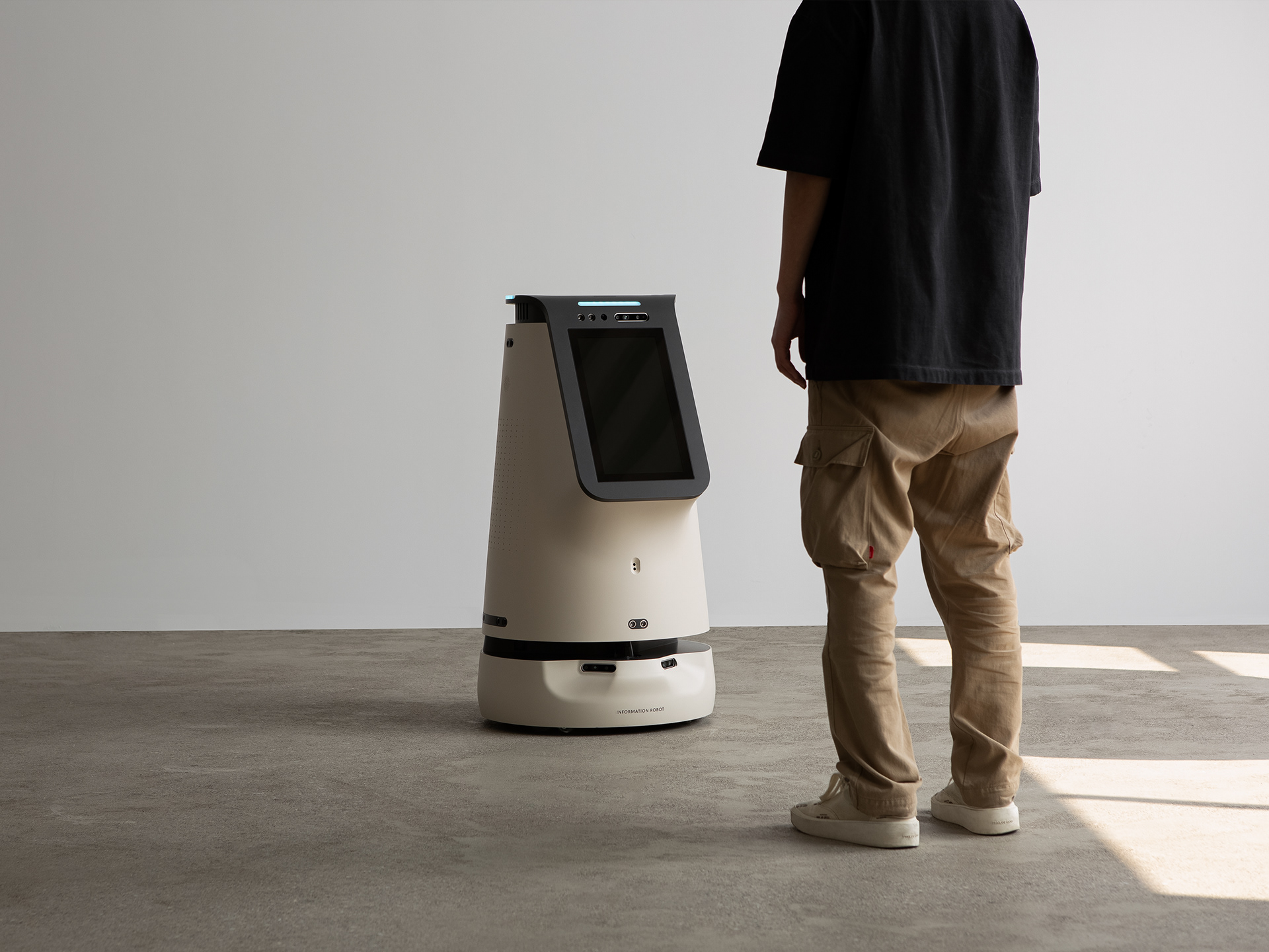 robot，disinfect，purify，