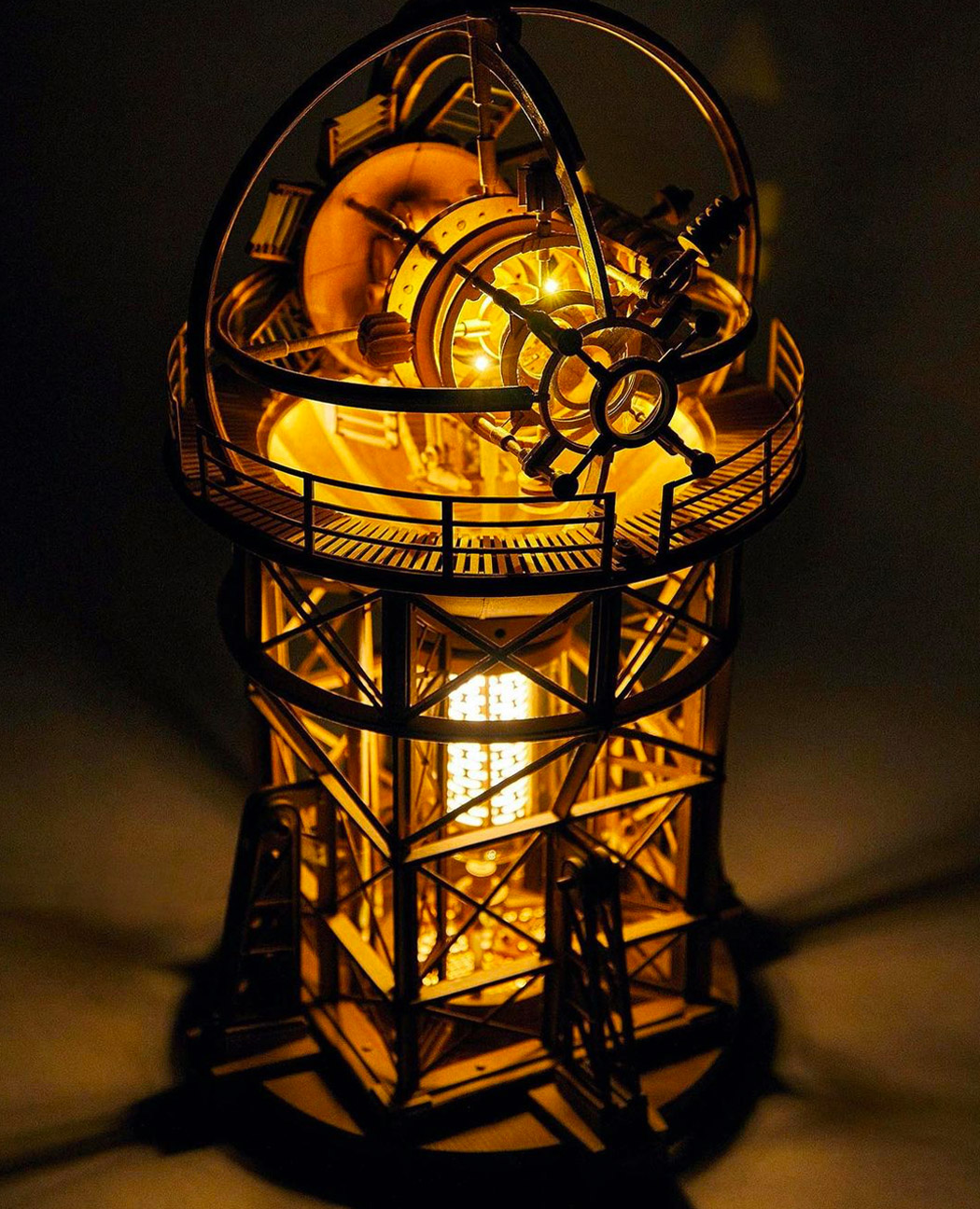 Sculpture，cardboard，Greg Olijnyk，science fiction，Futurism，