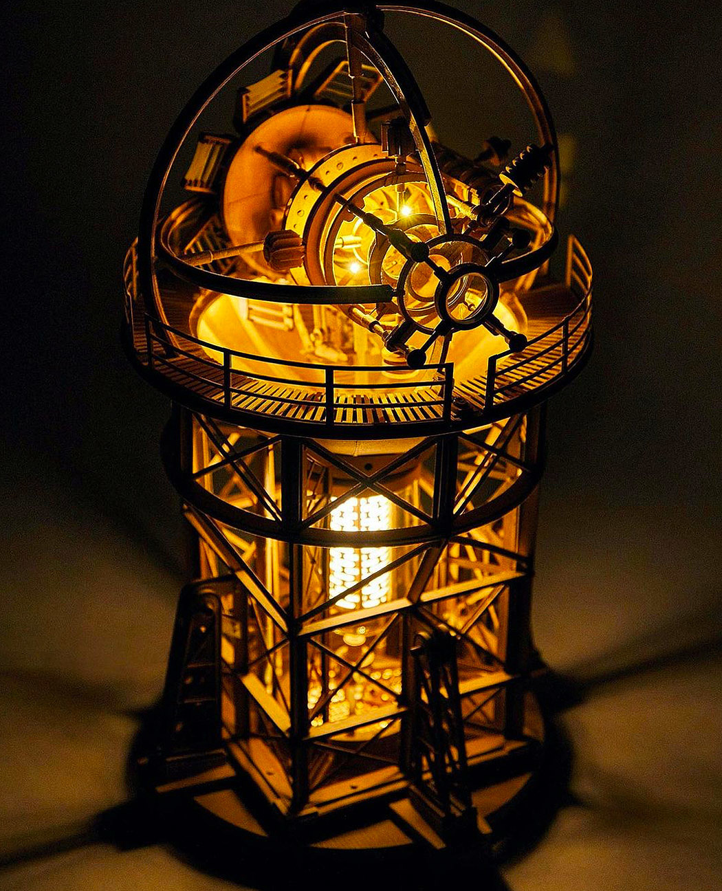 Sculpture，cardboard，Greg Olijnyk，science fiction，Futurism，