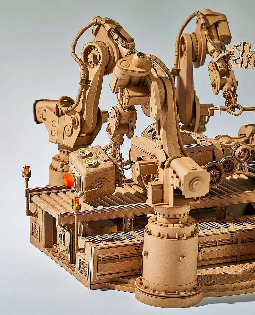 Sculpture，cardboard，Greg Olijnyk，science fiction，Futurism，