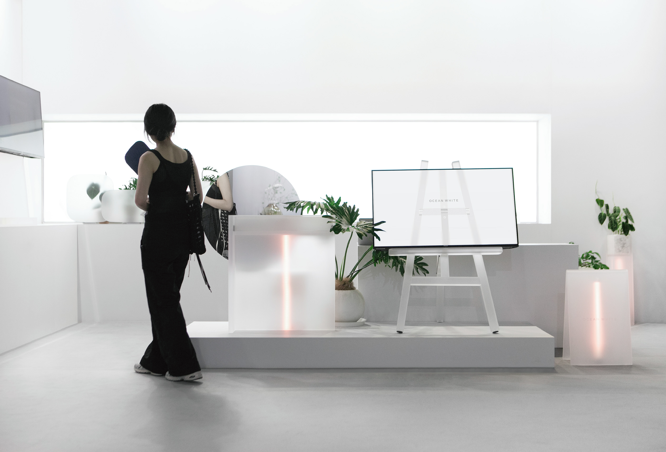 Second White，Ocean White，graphic design ，Exhibition design，