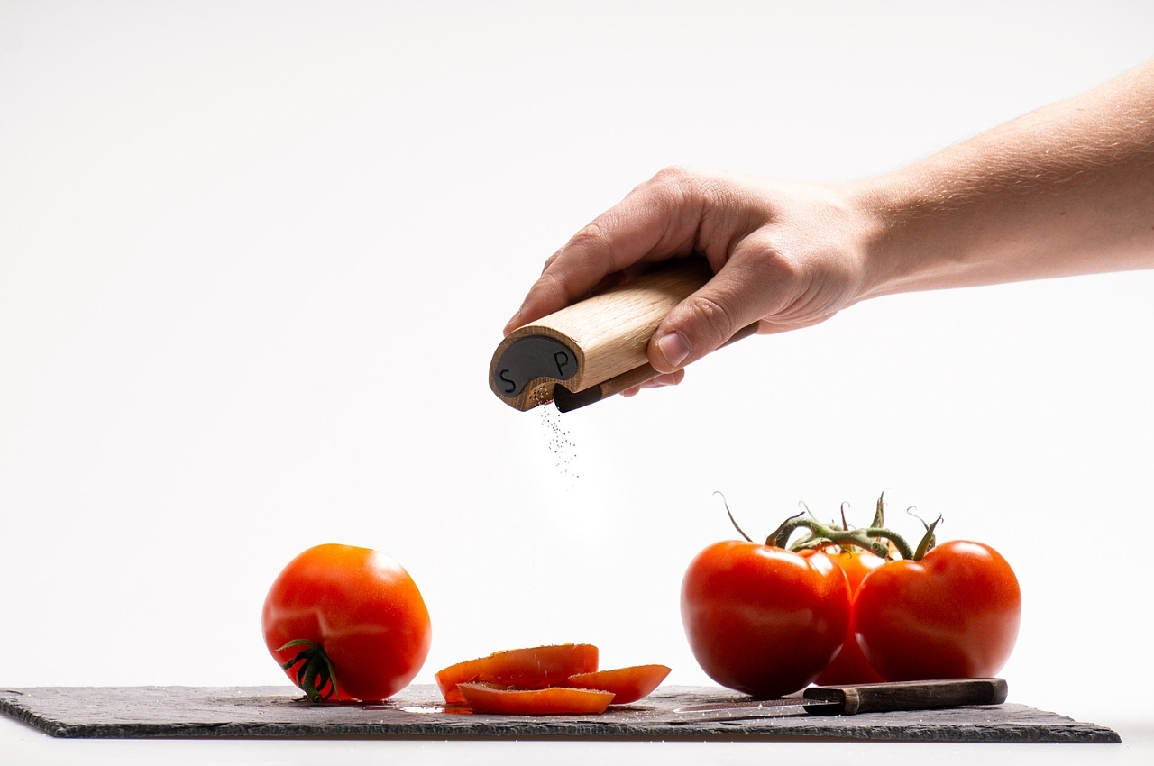 packing design，Minimalism，Integrated salt and pepper shaker，practical，