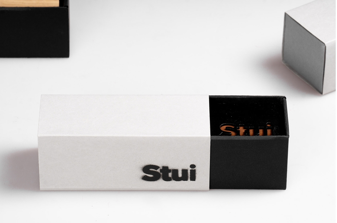 packing design，Minimalism，Integrated salt and pepper shaker，practical，