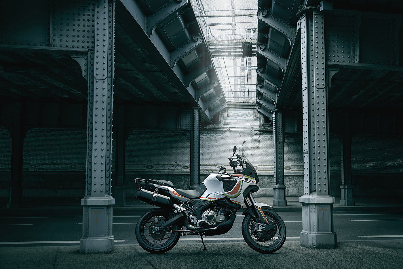 motorcycle，vehicle，industrial design，product design，