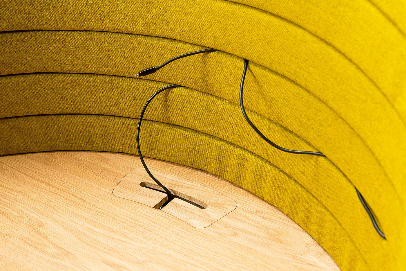 Table，yellow，SecretArea，