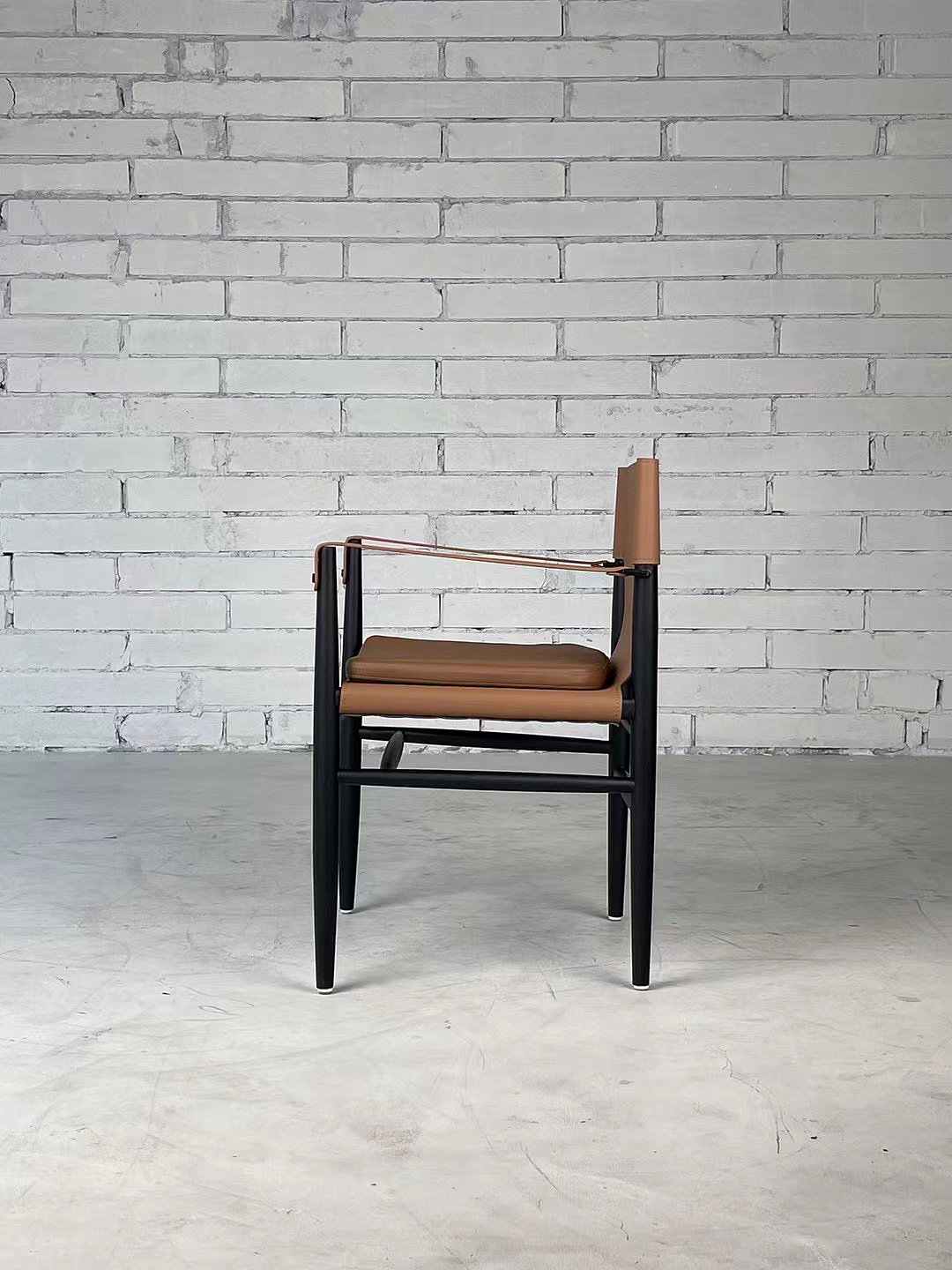 Solid wood，