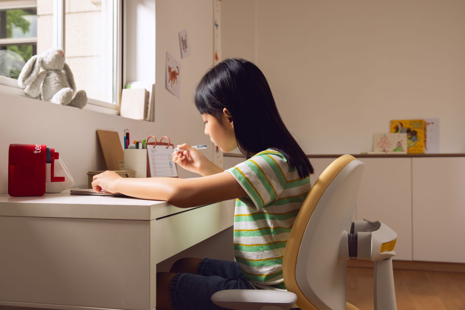 Study chair，Adaptive back chasing，infinite regulation，Small Throne，Office chair，Infant child，Home，