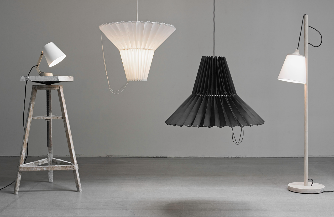 lamps and lanterns，Desk lamp，Floor lamp，a chandelier，cement，wood，plain，blue，gules，black and white，yellow，