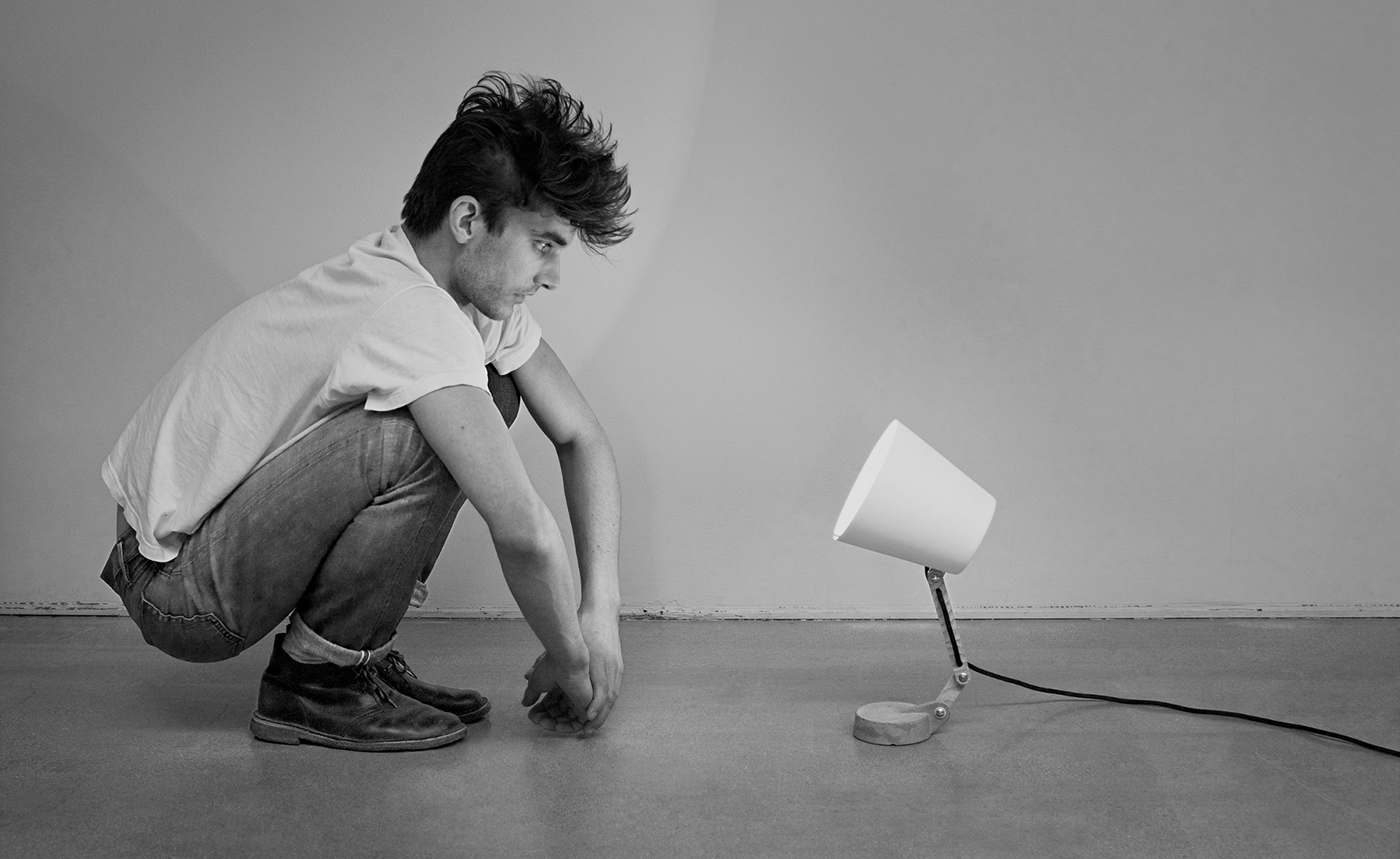 lamps and lanterns，Desk lamp，Floor lamp，a chandelier，cement，wood，plain，blue，gules，black and white，yellow，