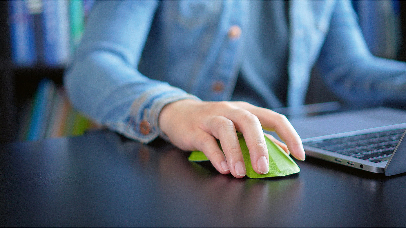 2023 Red Dot Product Design Award，Computer and Communication Technology，Foldable computer mouse，