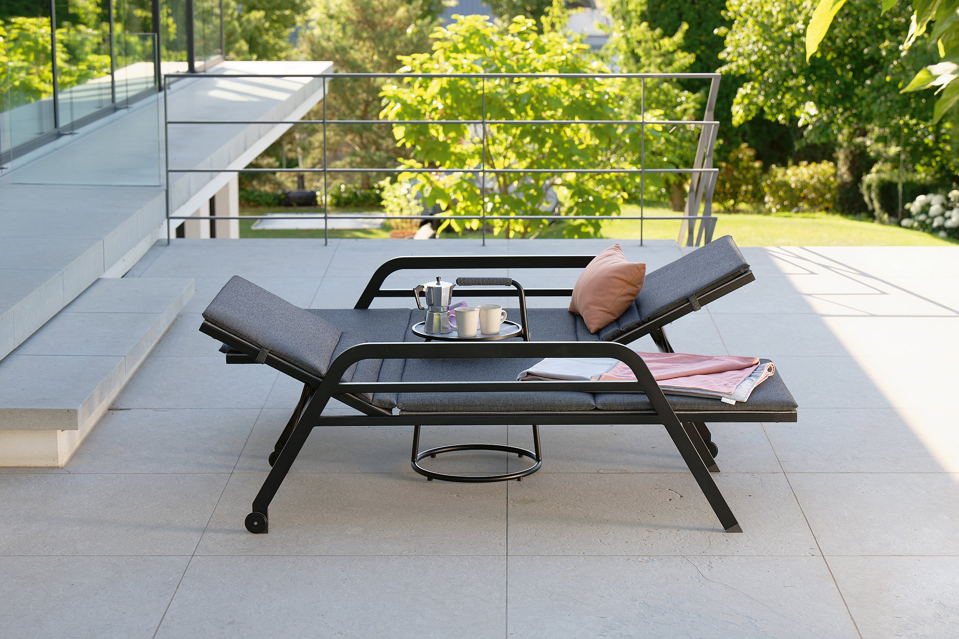 2023 Red Dot Product Design Award，Garden furniture and gardening tools，Sun lounge chair，