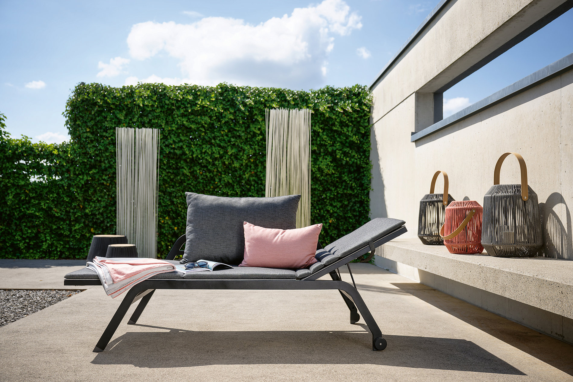 2023 Red Dot Product Design Award，Garden furniture and gardening tools，Sun lounge chair，