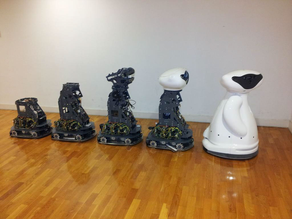 robot，social contact，MOnarCH，interaction，