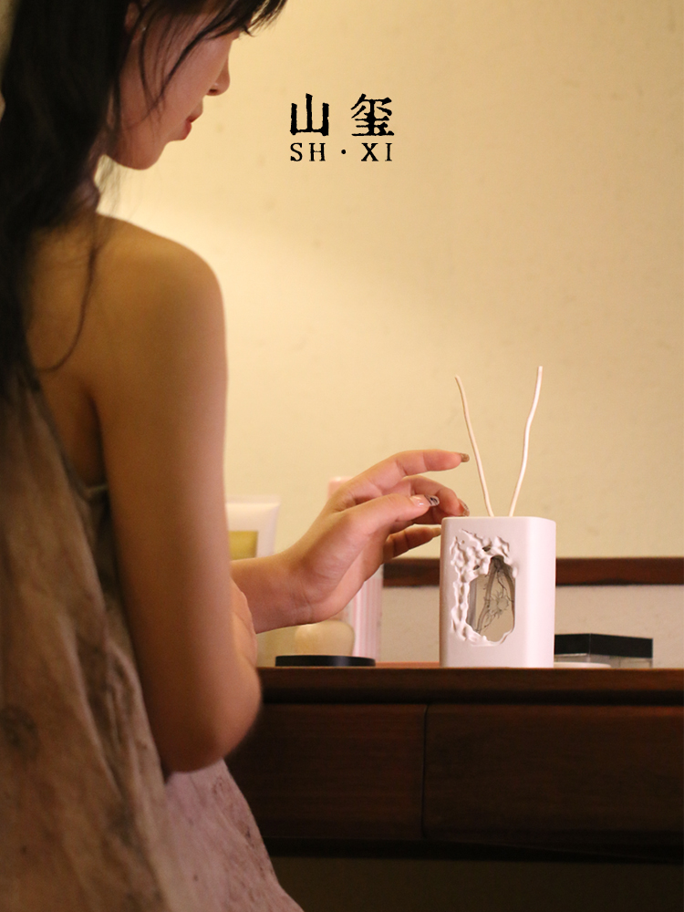 Taihu lake stone，Incense diffuser，The scenery melts into the window，There is a view in the window，Flameless Aromatherapy，Cultural creation，