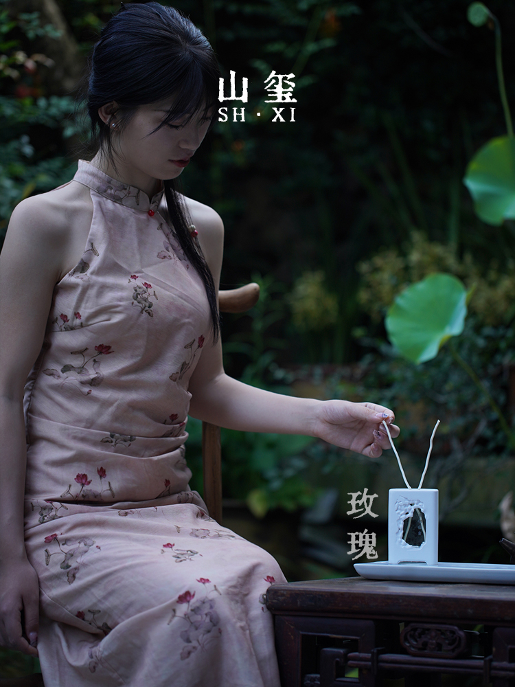 Taihu lake stone，Incense diffuser，The scenery melts into the window，There is a view in the window，Flameless Aromatherapy，Cultural creation，