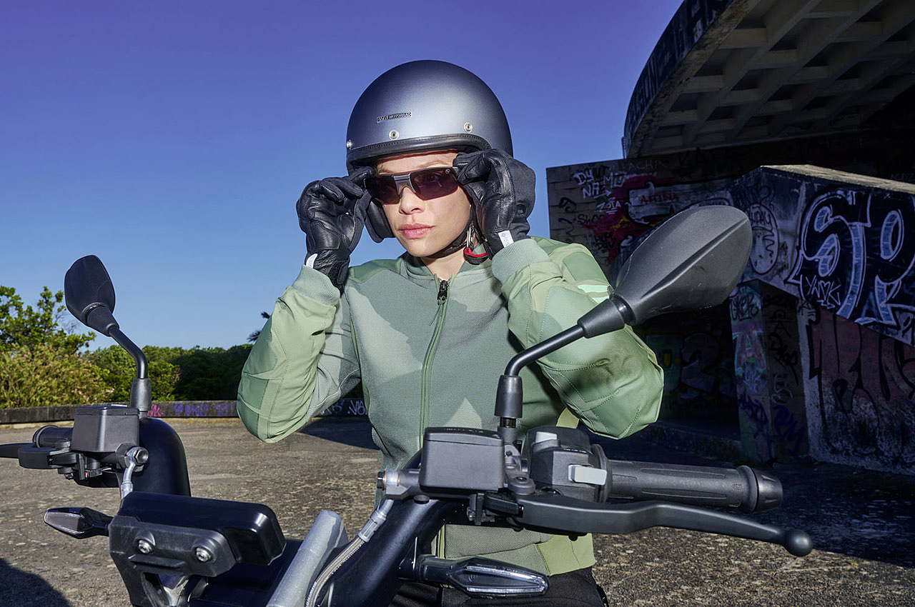 BMW，ConnectedRide，Smart glasses，Outdoor equipment，