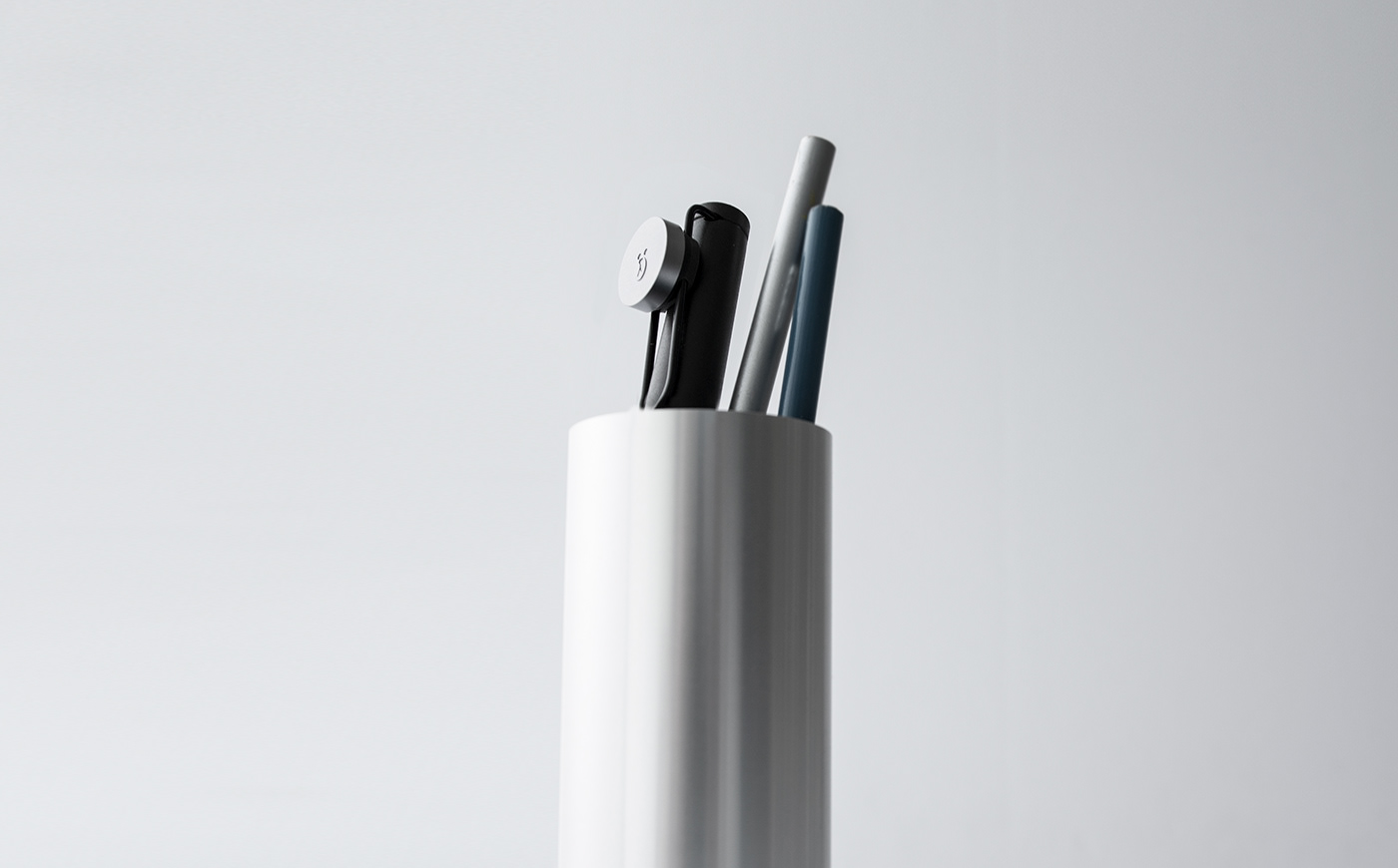 Brown bear，Stationery，suit，