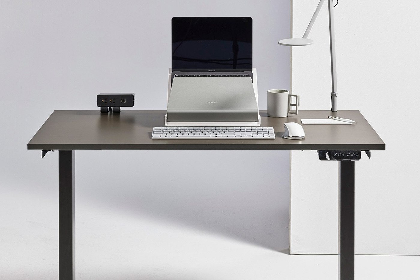 desk，Comfortable and effective，Humanscale，eFloat Go 2.0，Anti-collision sensor，