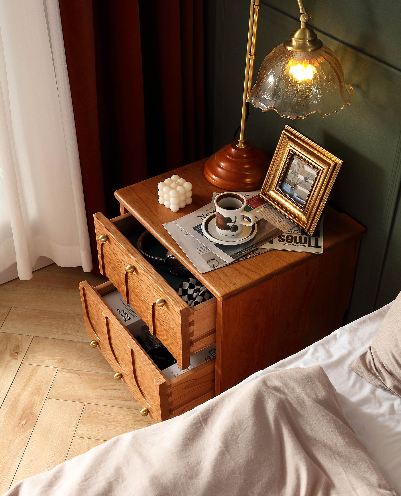 Bedside Cabinet · Castle · Cherry Wood，