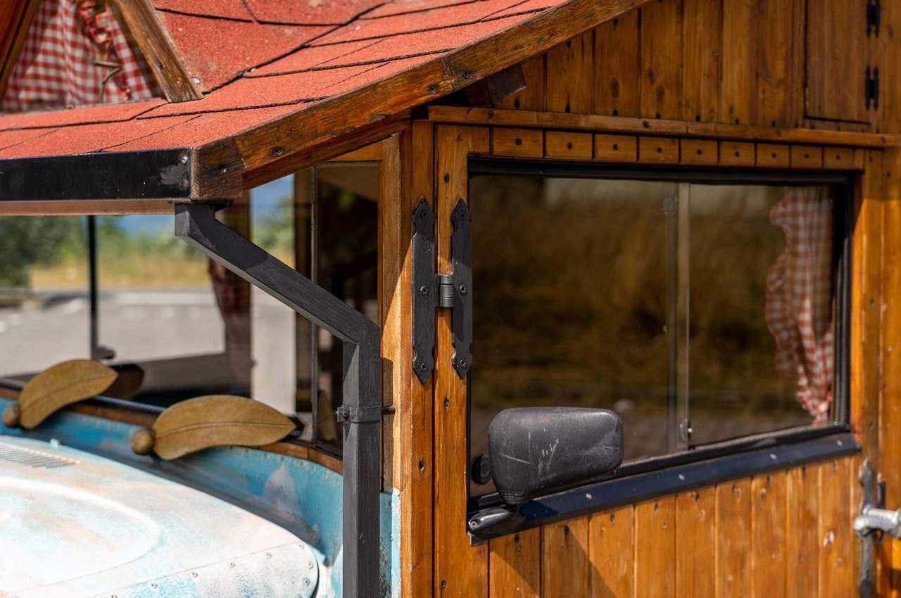 The Beatles，Wooden house，Car transformation，