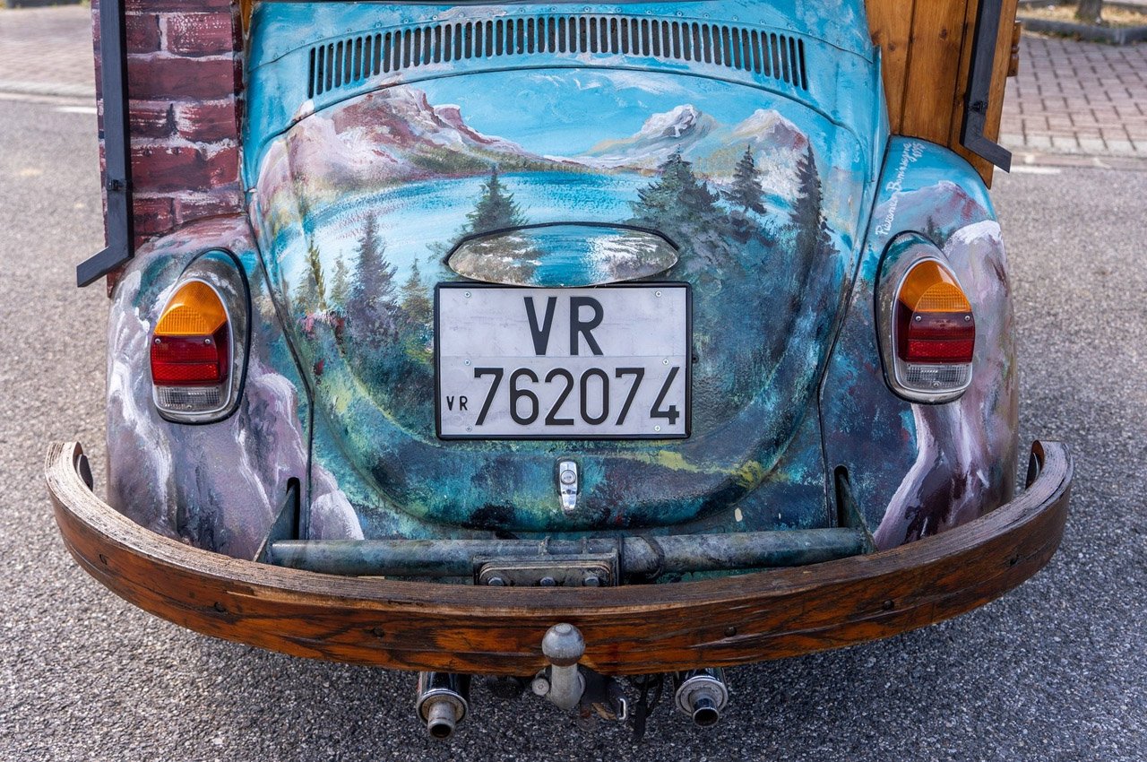 The Beatles，Wooden house，Car transformation，