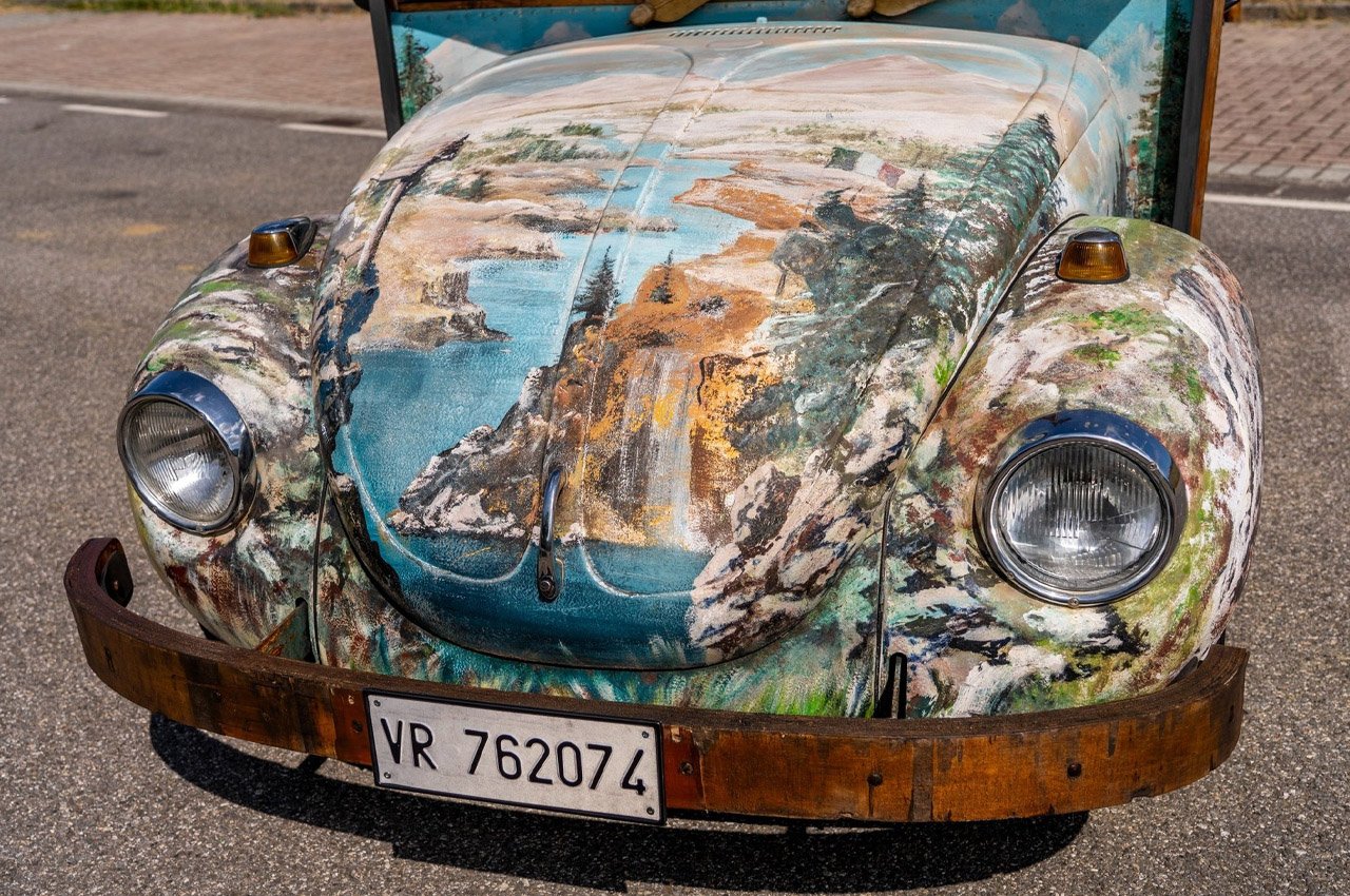 The Beatles，Wooden house，Car transformation，