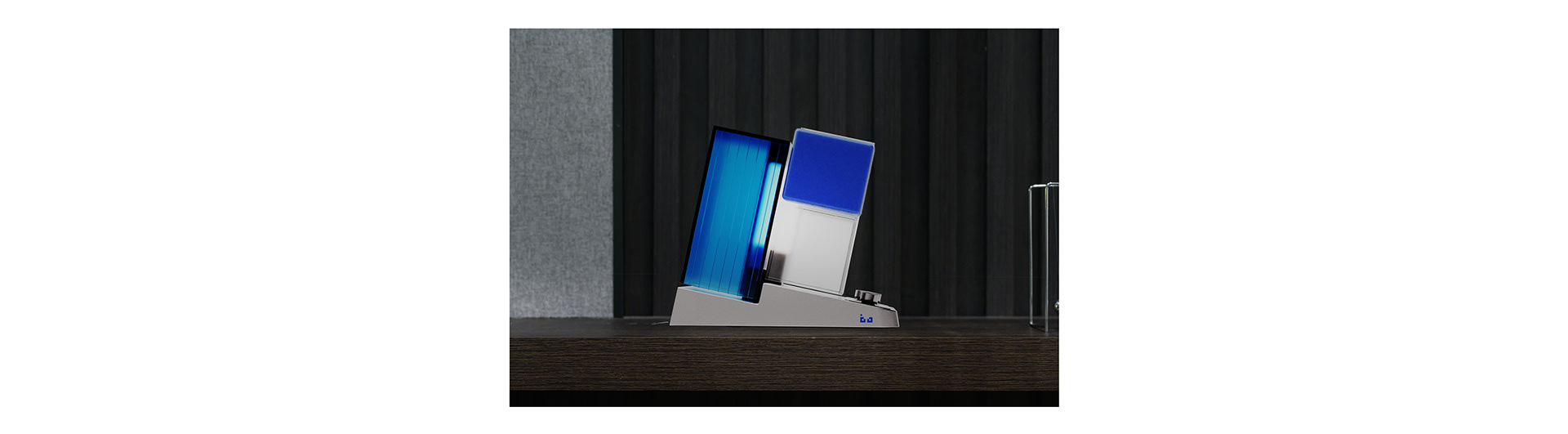 Metal，Light bulb:，Glass，IOTO，