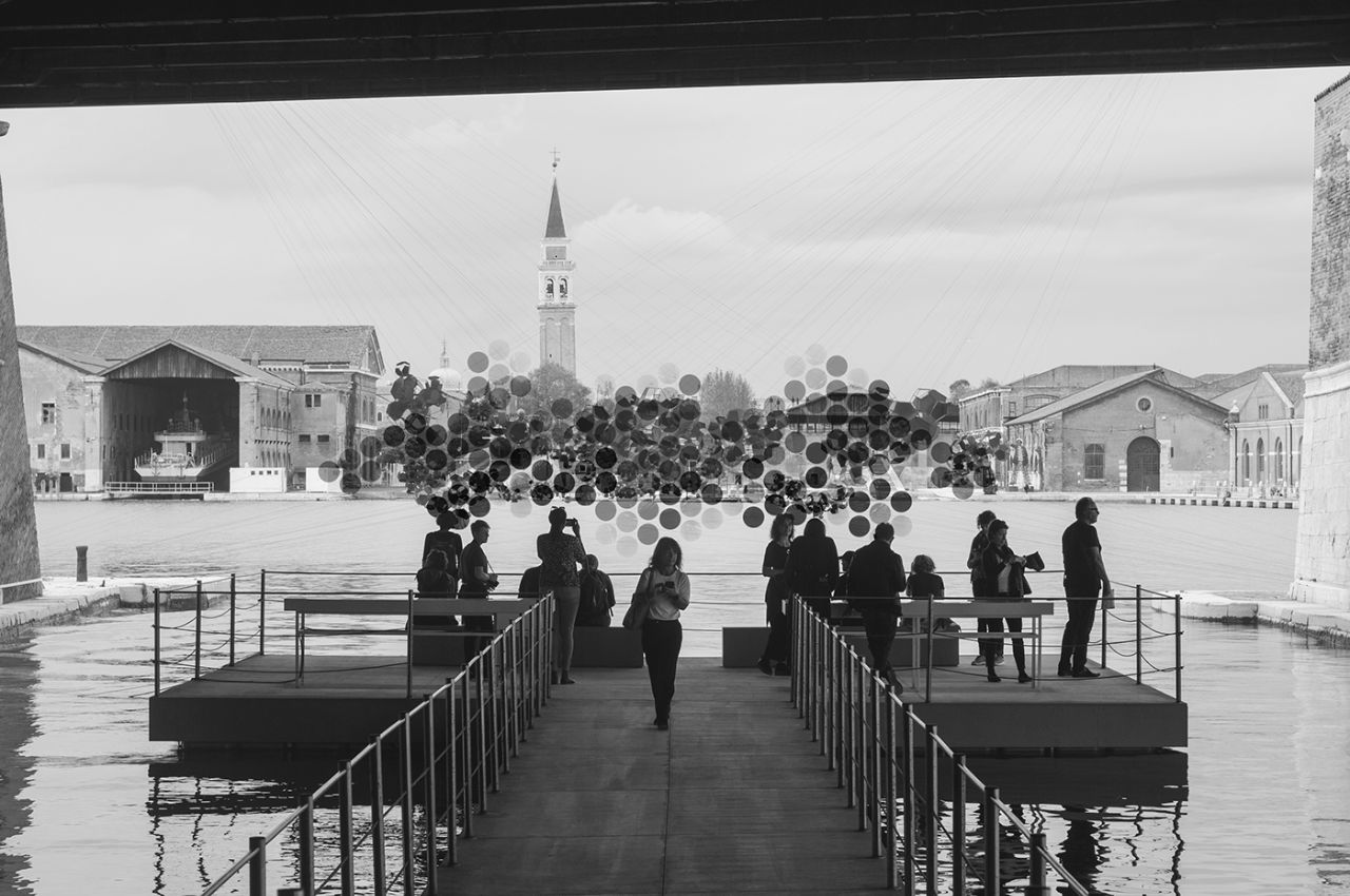 Jack Lee，Interactive installation works，The Dots，originality，