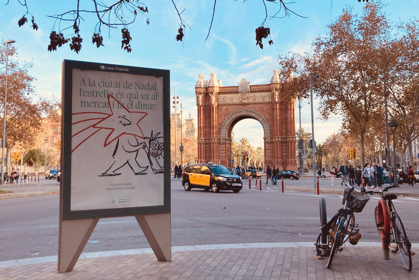 Pedestrian area，Réal，Safety bollard，city，